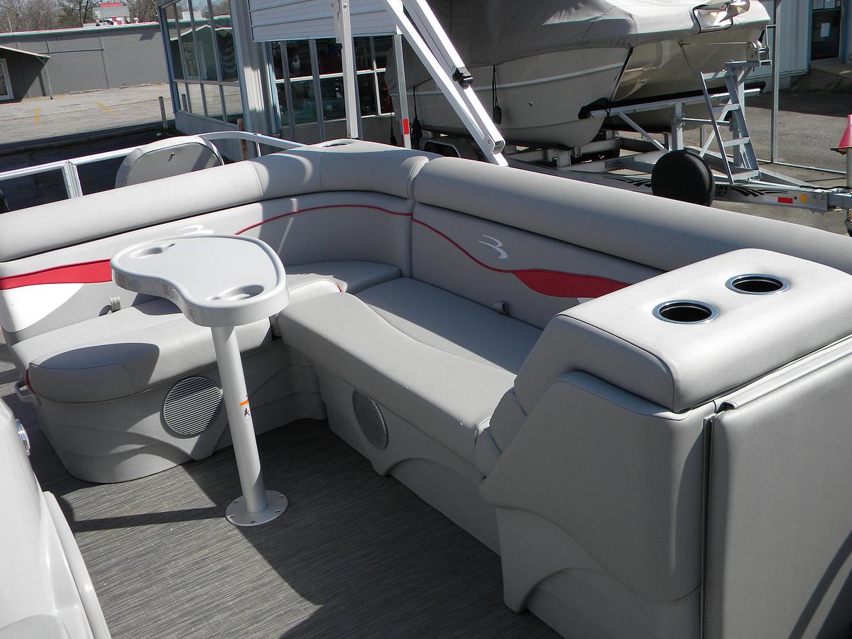 Used 2023 Bennington 20SVF