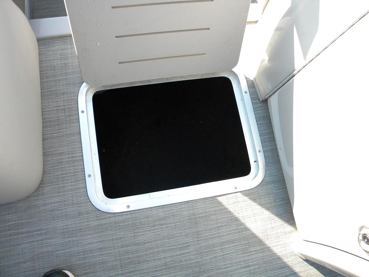 Used 2023 Bennington 23LTSB BOW RIDER