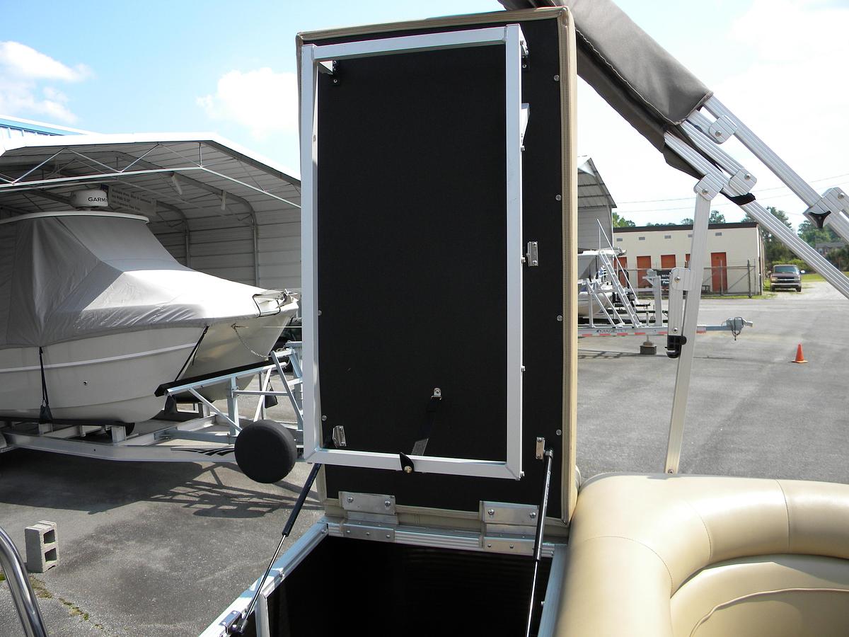 Used 2017 BENNINGTON 21SXL