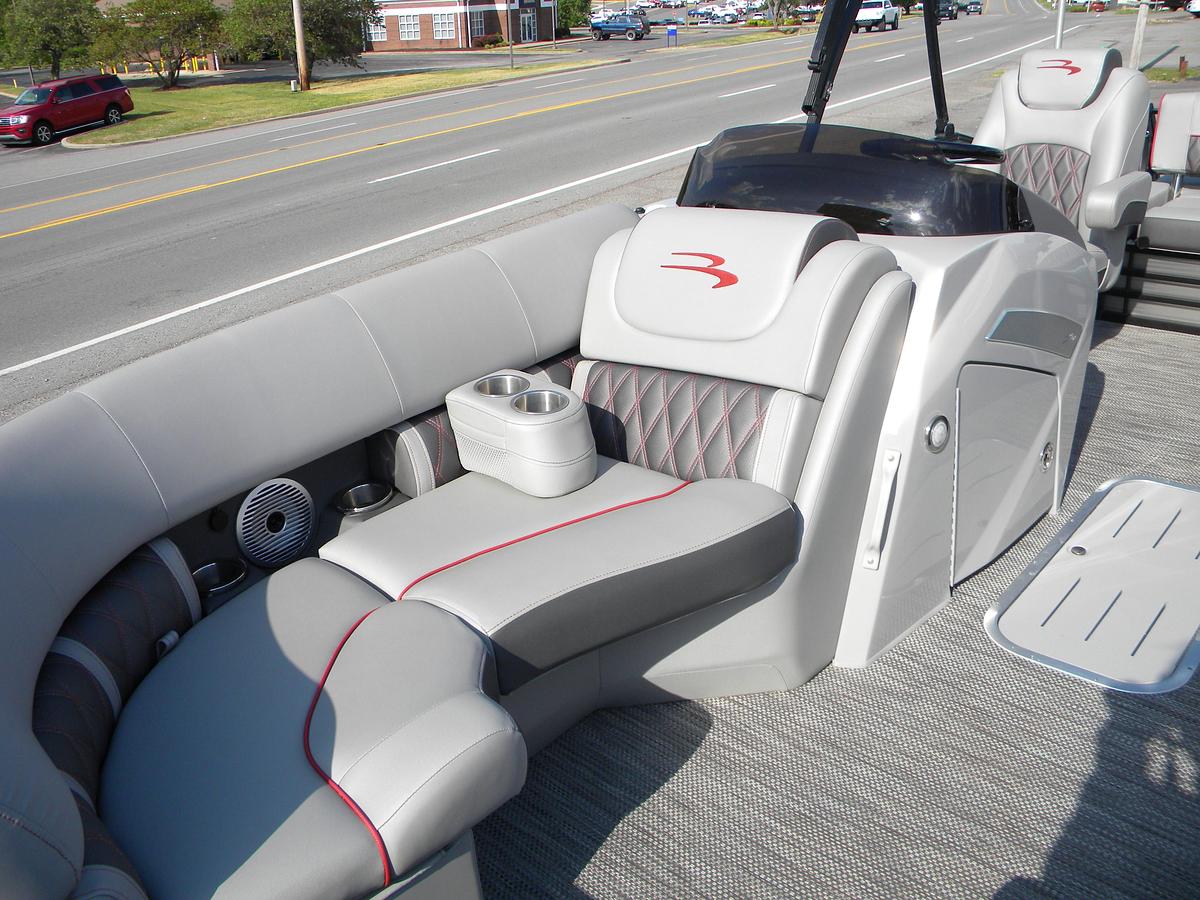 Used 2022 Bennington 22LXSB