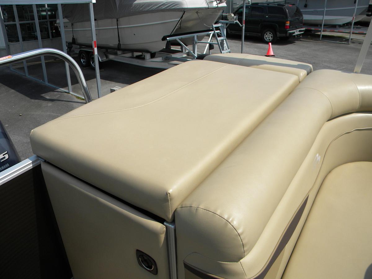 Used 2017 BENNINGTON 21SXL