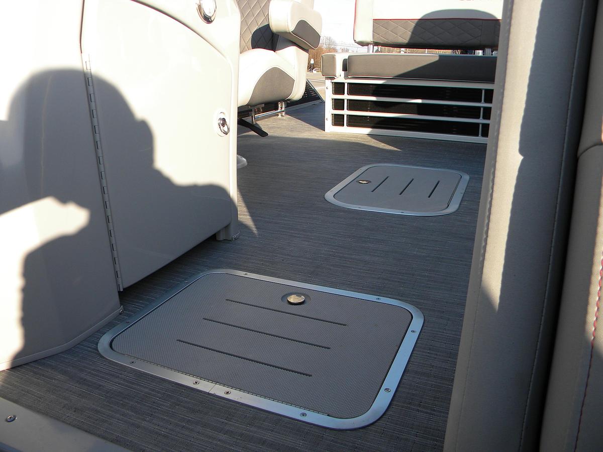 Used 2023 Bennington 23LTSB BOW RIDER