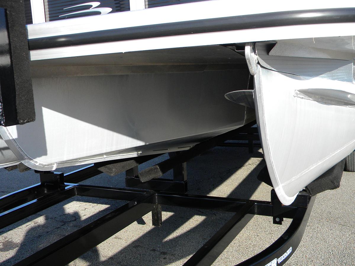 Used 2023 Bennington 23LTSB BOW RIDER