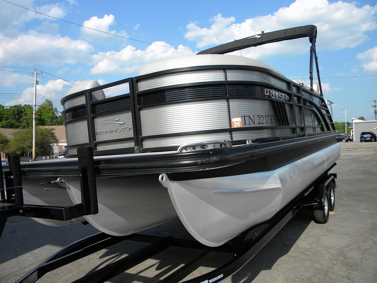 Used 2022 Bennington 22LXSB