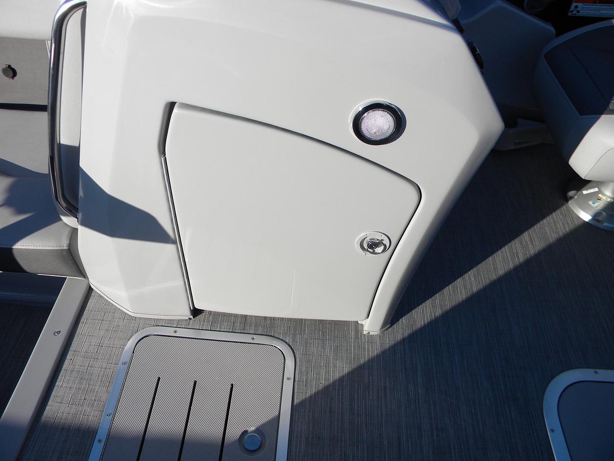 Used 2023 Bennington 23LTSB BOW RIDER