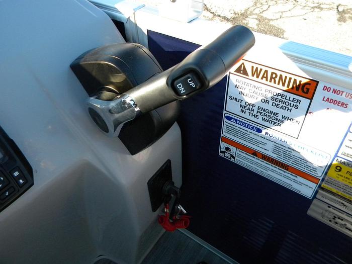 2023 Bennington 198slj