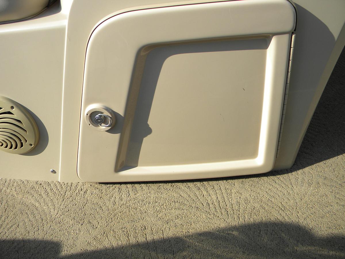 Used USED 2013 BENNINGTON 24SFX