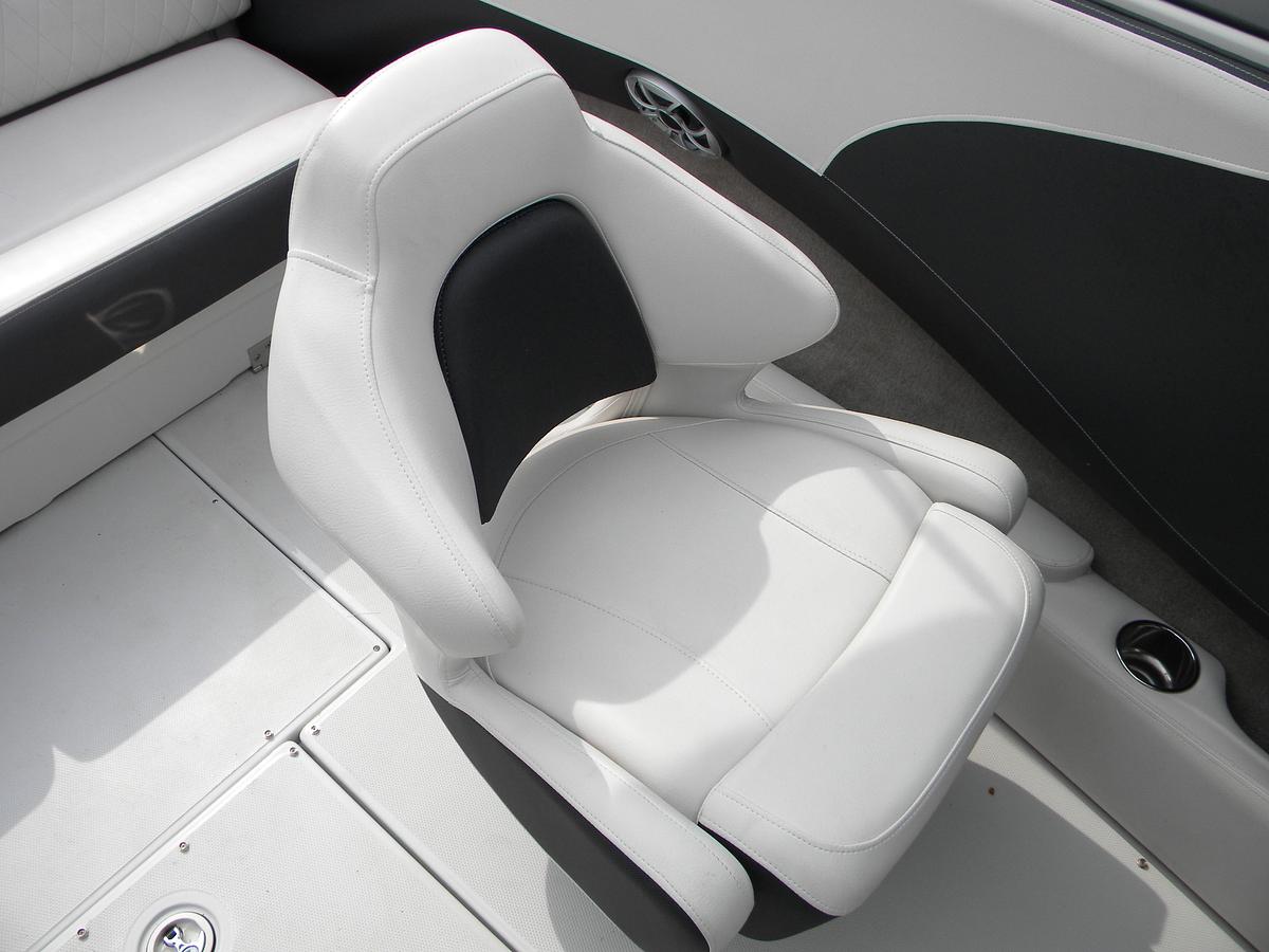 Used 2019 CROWNLINE 215 SS