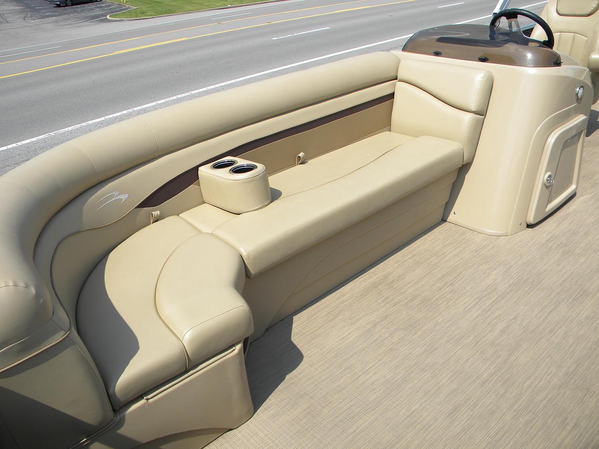 Used 2017 BENNINGTON 21SXL