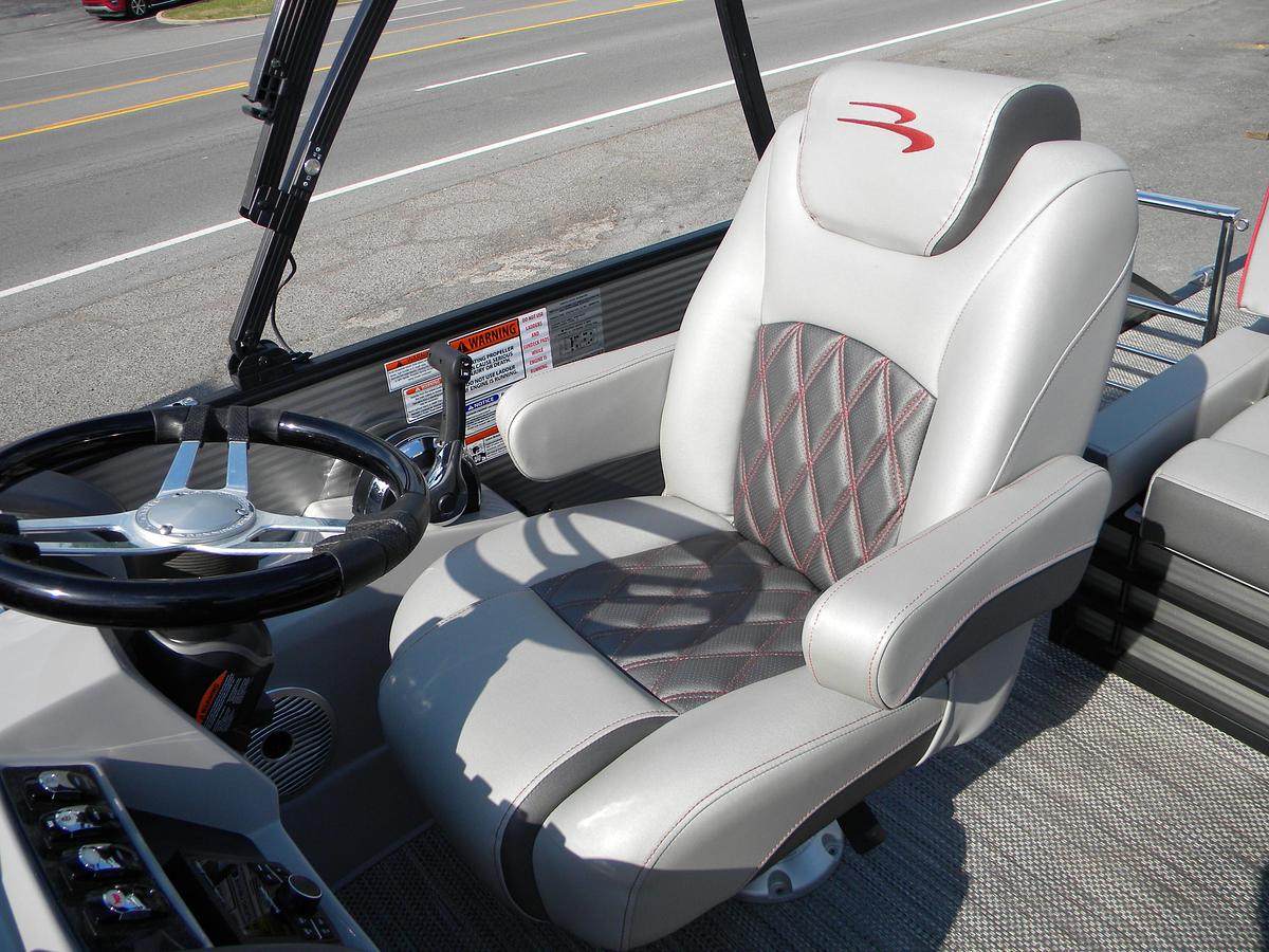 Used 2022 Bennington 22LXSB
