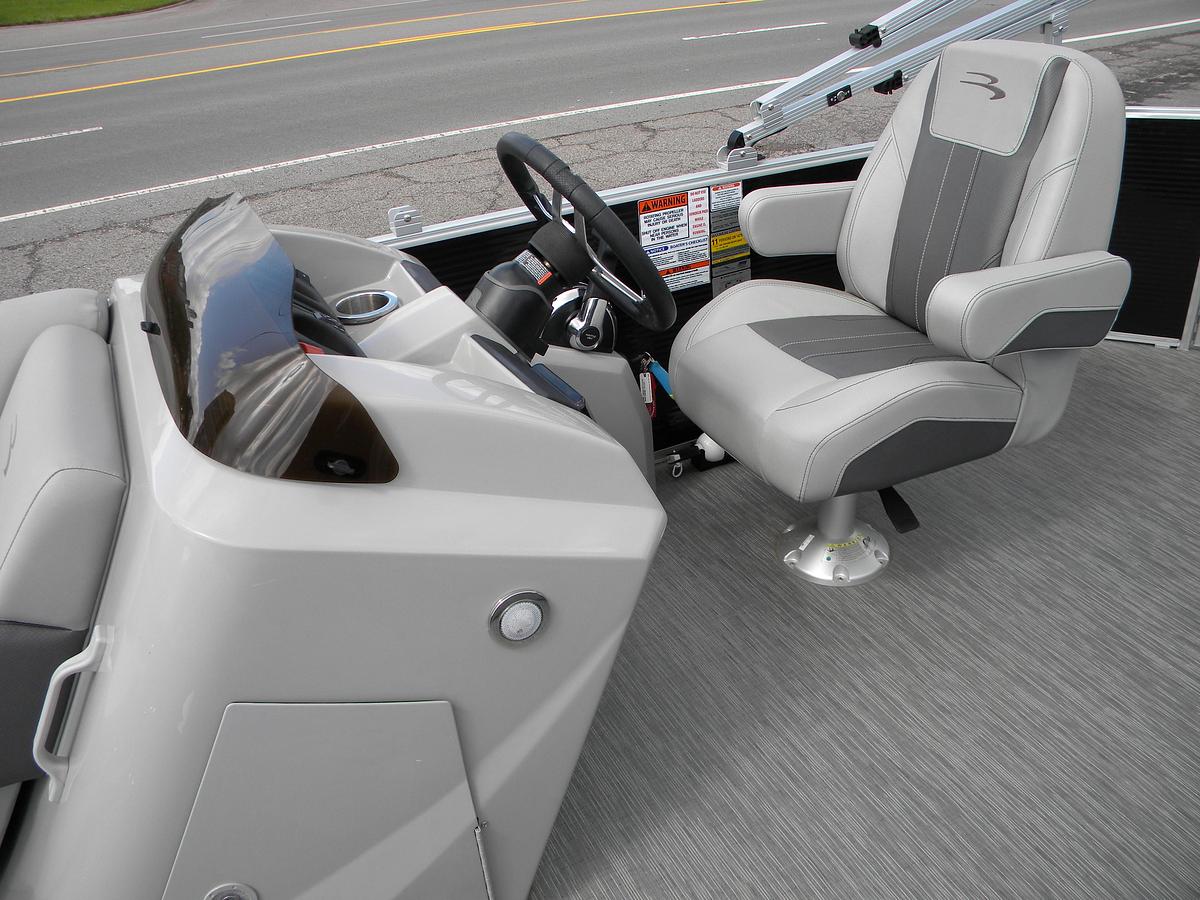 Used 2023 Bennington 21SXL