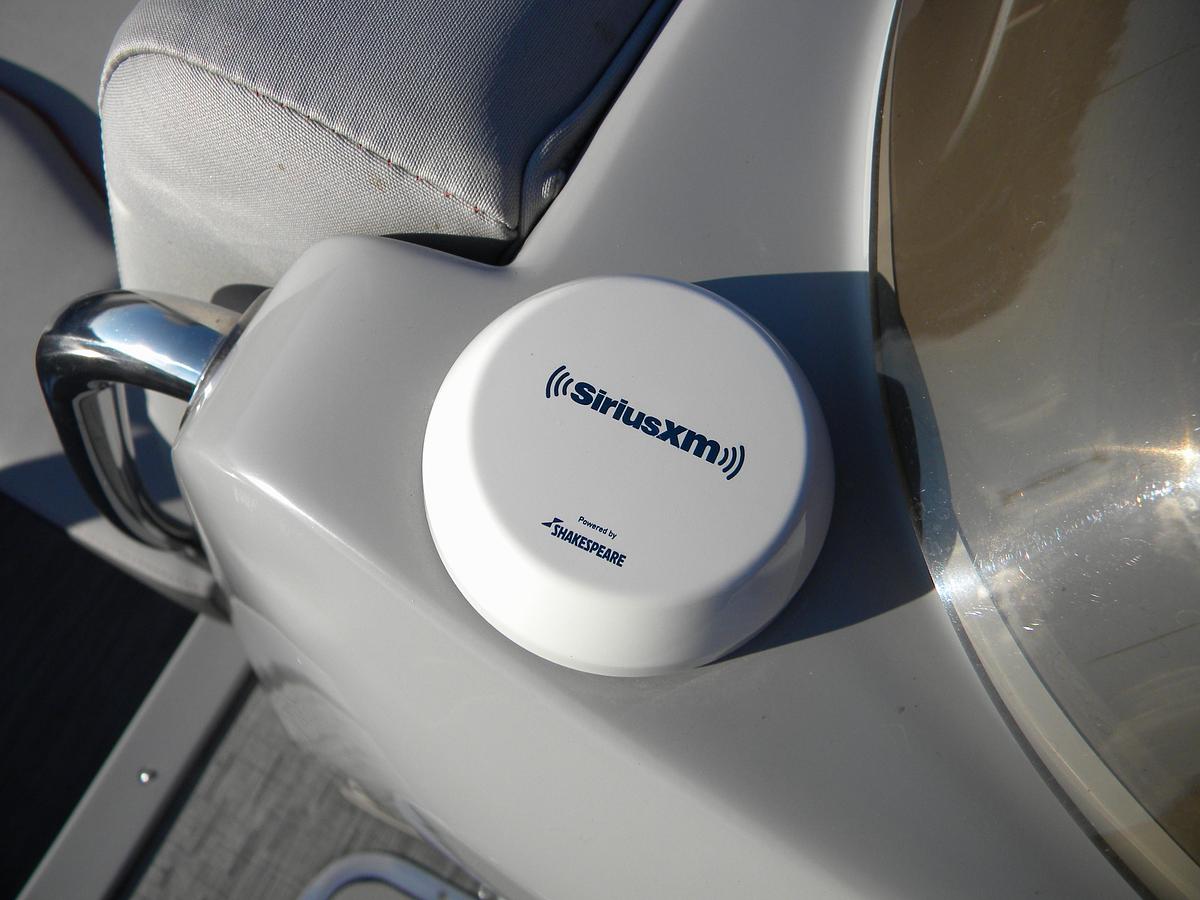 Used 2023 Bennington 23LTSB BOW RIDER