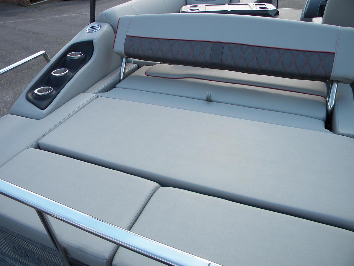 Used 2022 Bennington 22LXSB