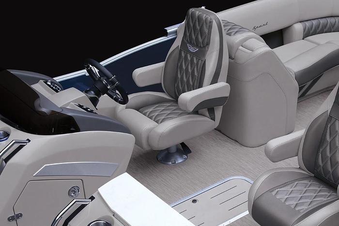 2025 Bennington R Bowrider Line