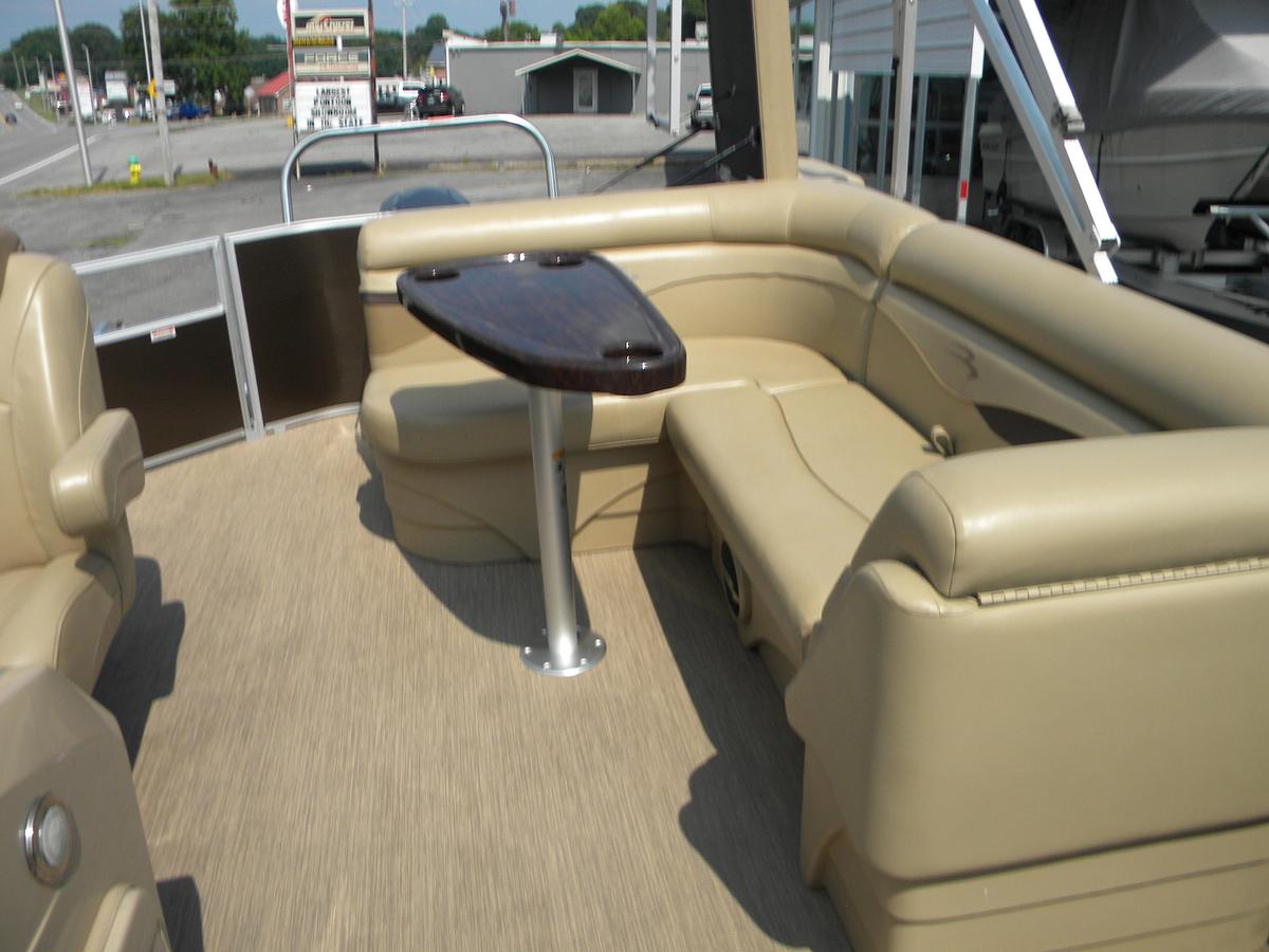 Used 2017 BENNINGTON 21SXL