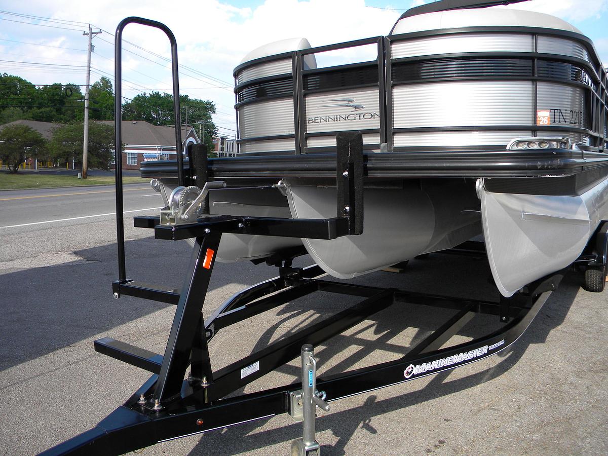 Used 2022 Bennington 22LXSB