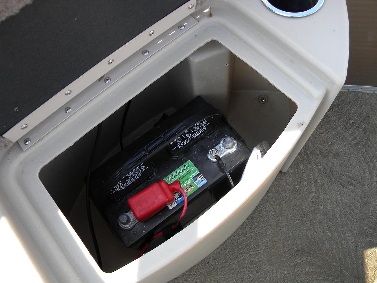 Used USED 2013 BENNINGTON 24SFX