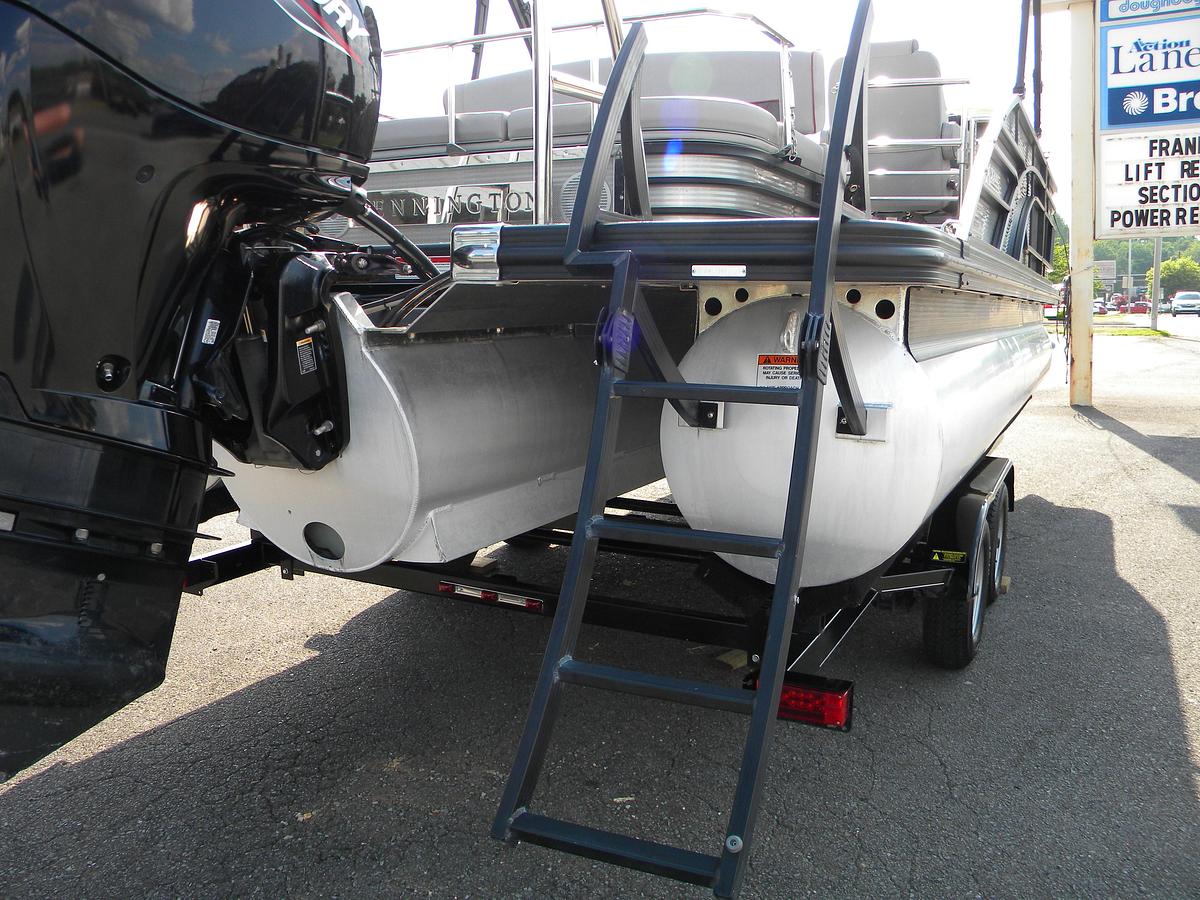 Used 2022 Bennington 22LXSB