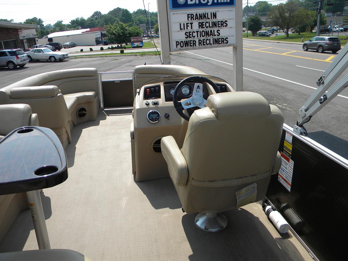 Used 2017 BENNINGTON 21SXL