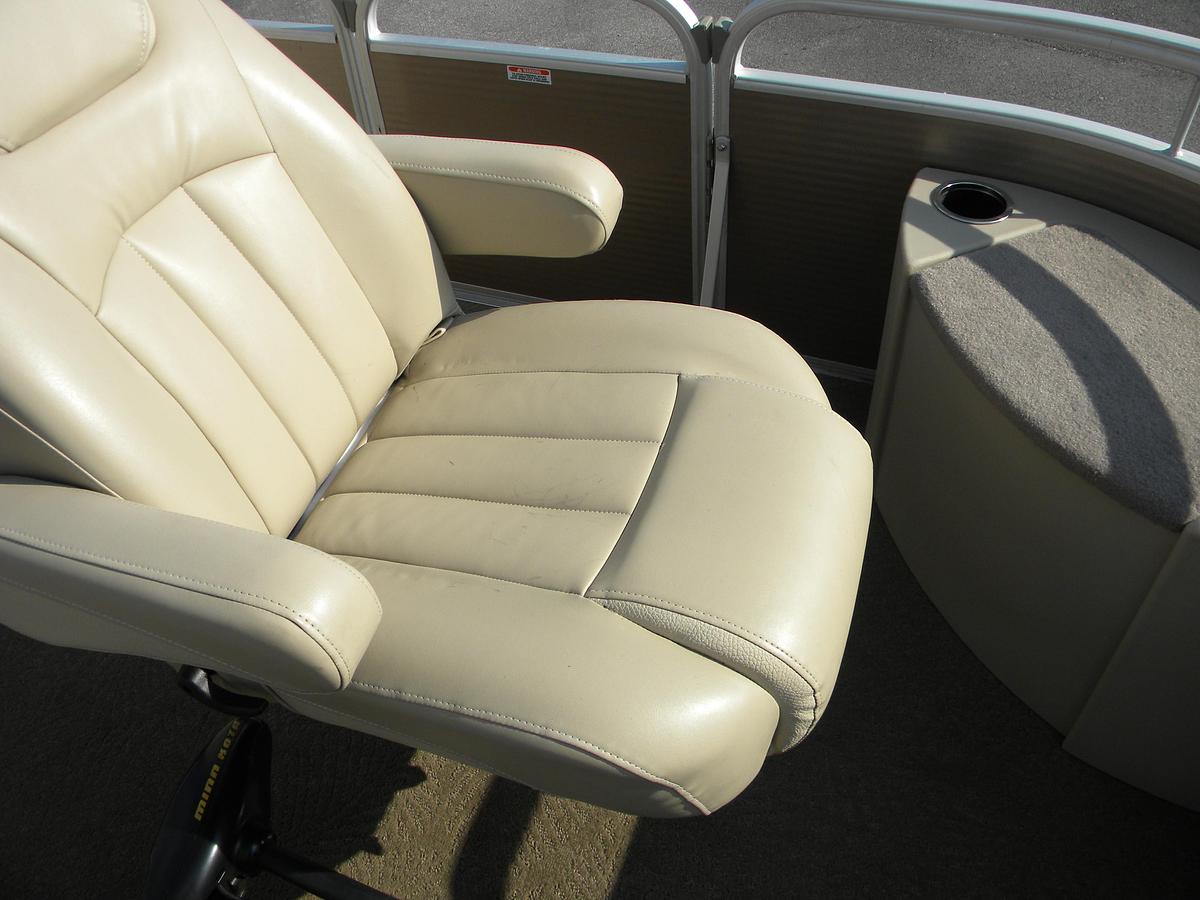 Used USED 2013 BENNINGTON 24SFX