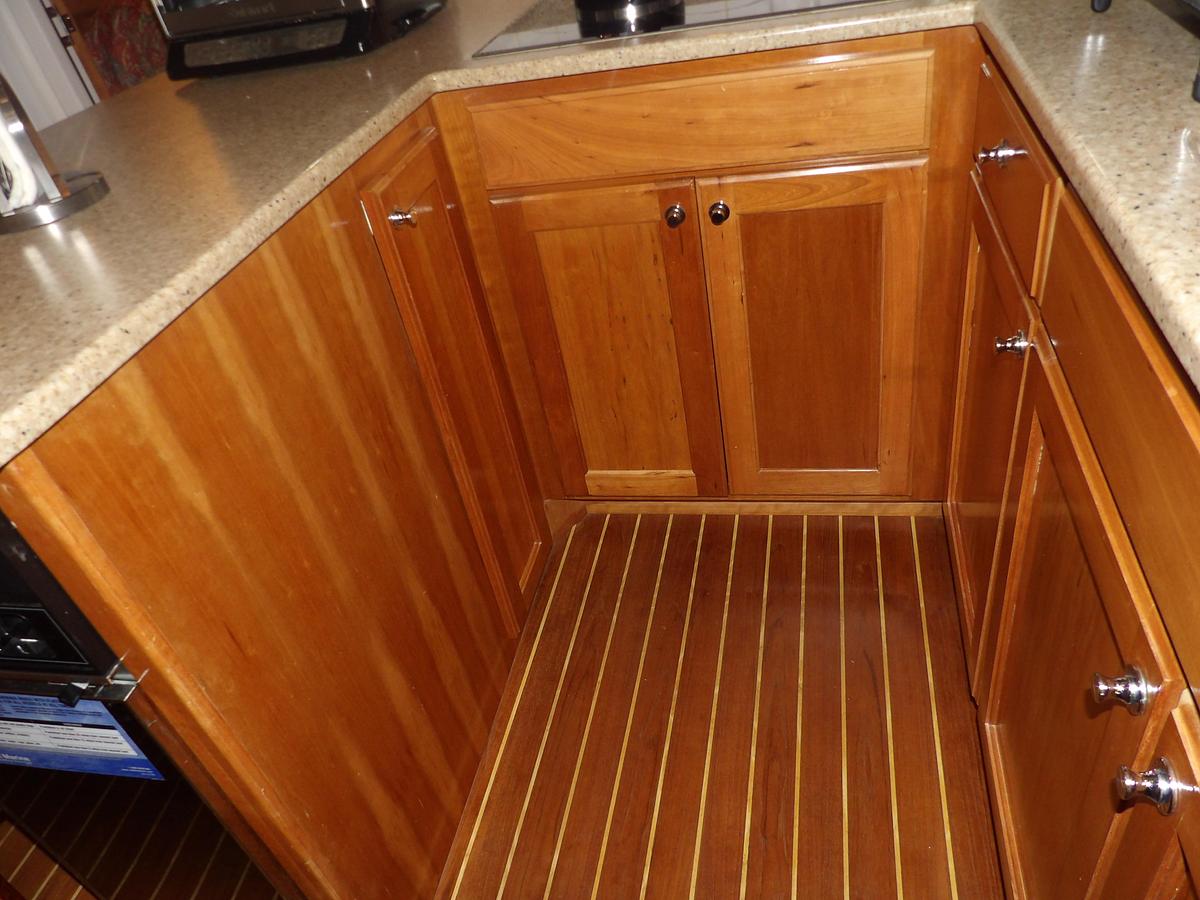 Used 2008 MIRAGE MFG. , GAINESVILLE FL.  N-37