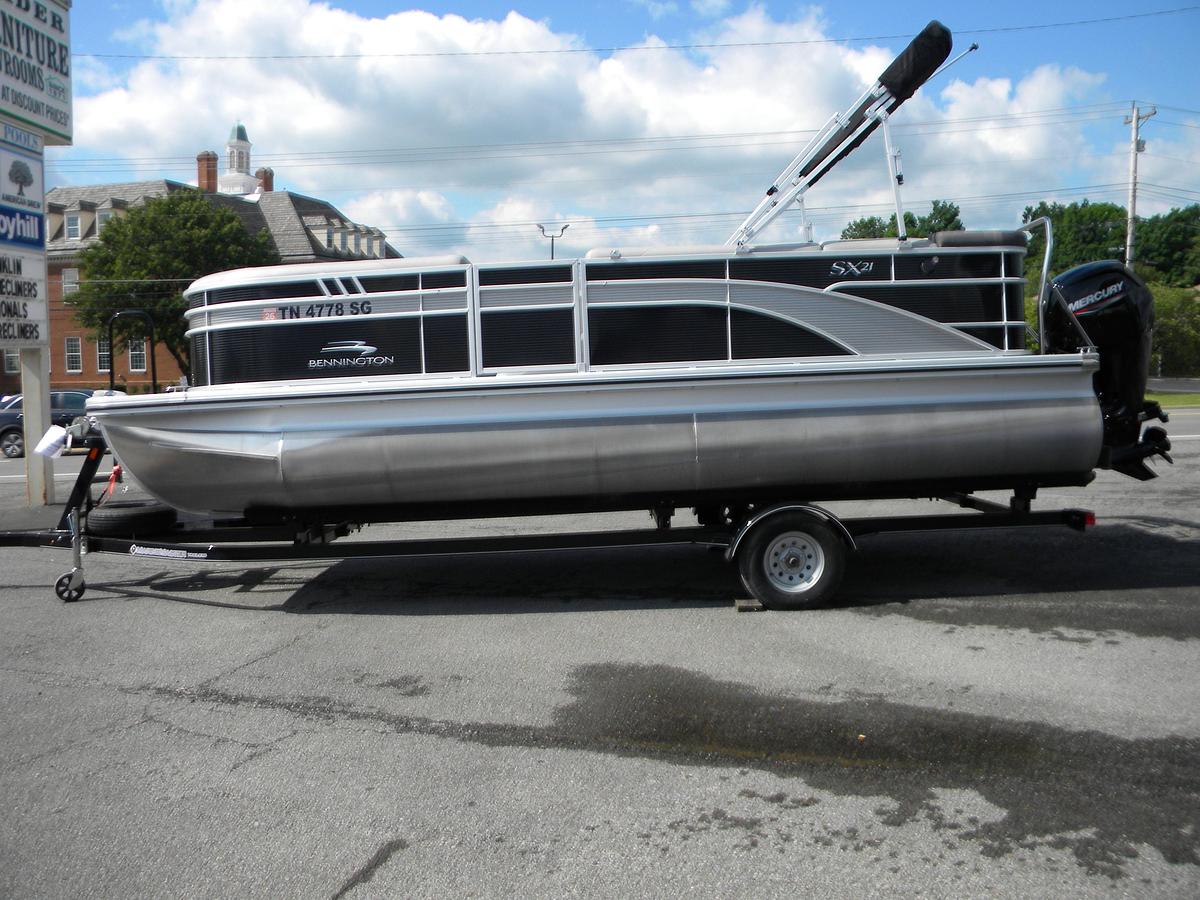 Used 2023 Bennington 21SXL