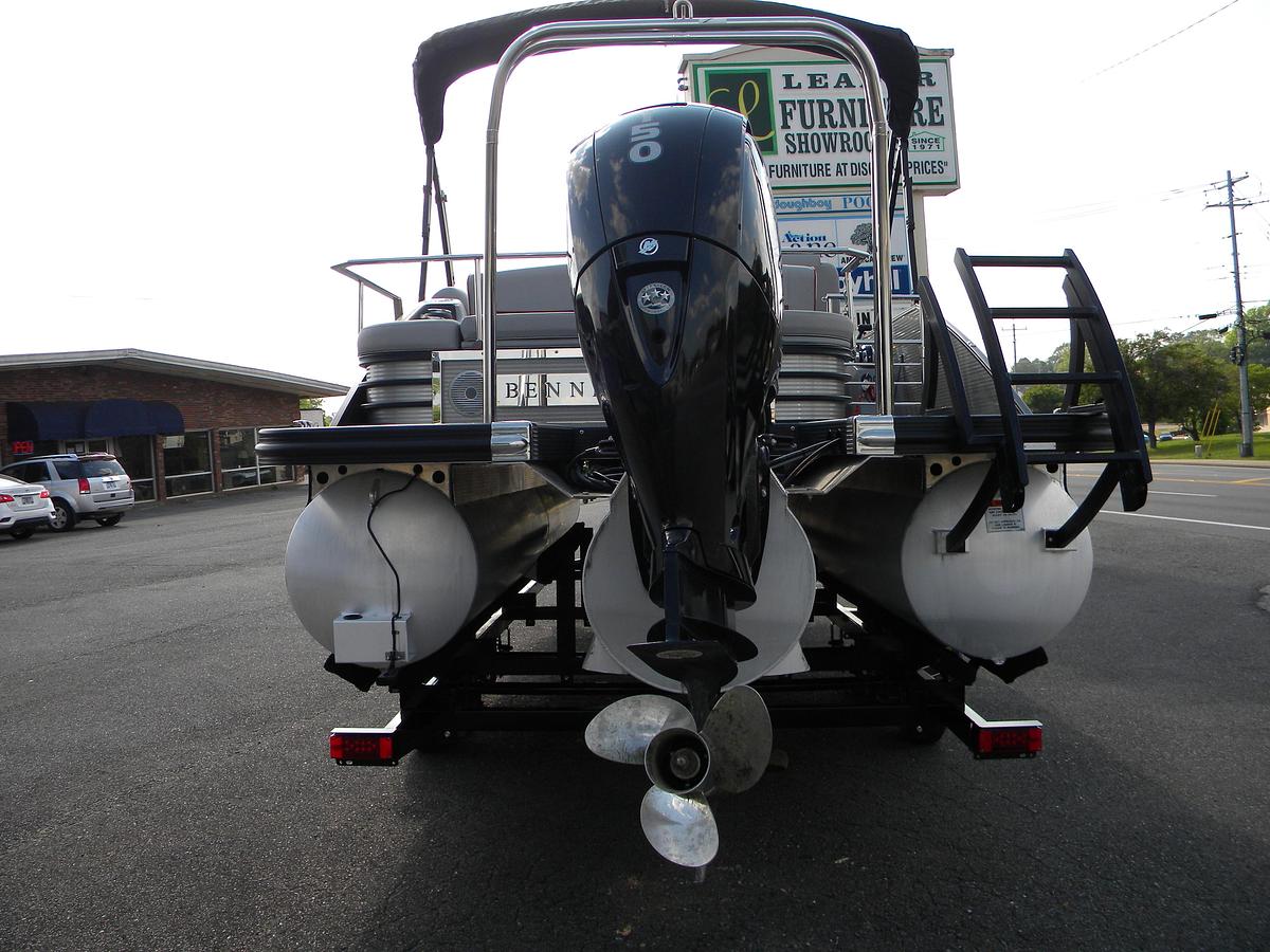 Used 2022 Bennington 22LXSB