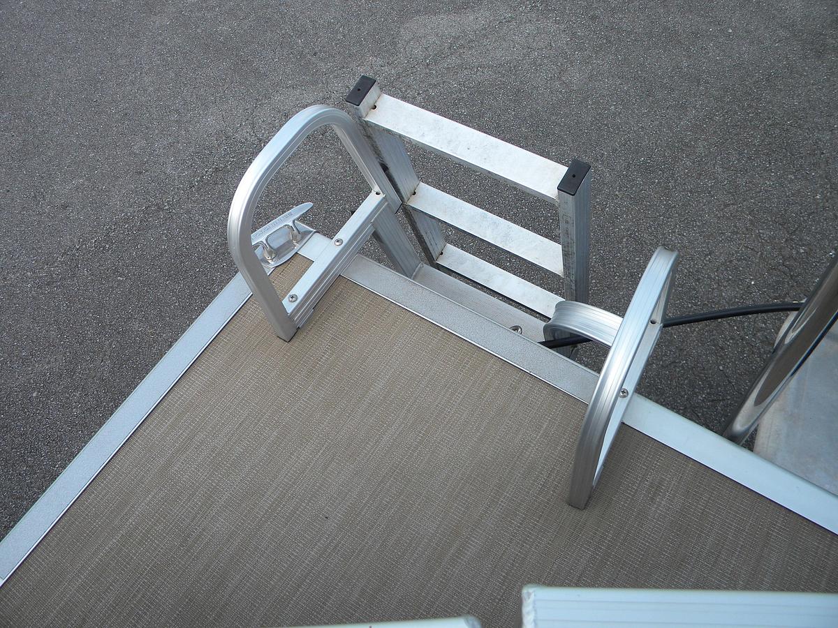 Used 2017 BENNINGTON 21SXL