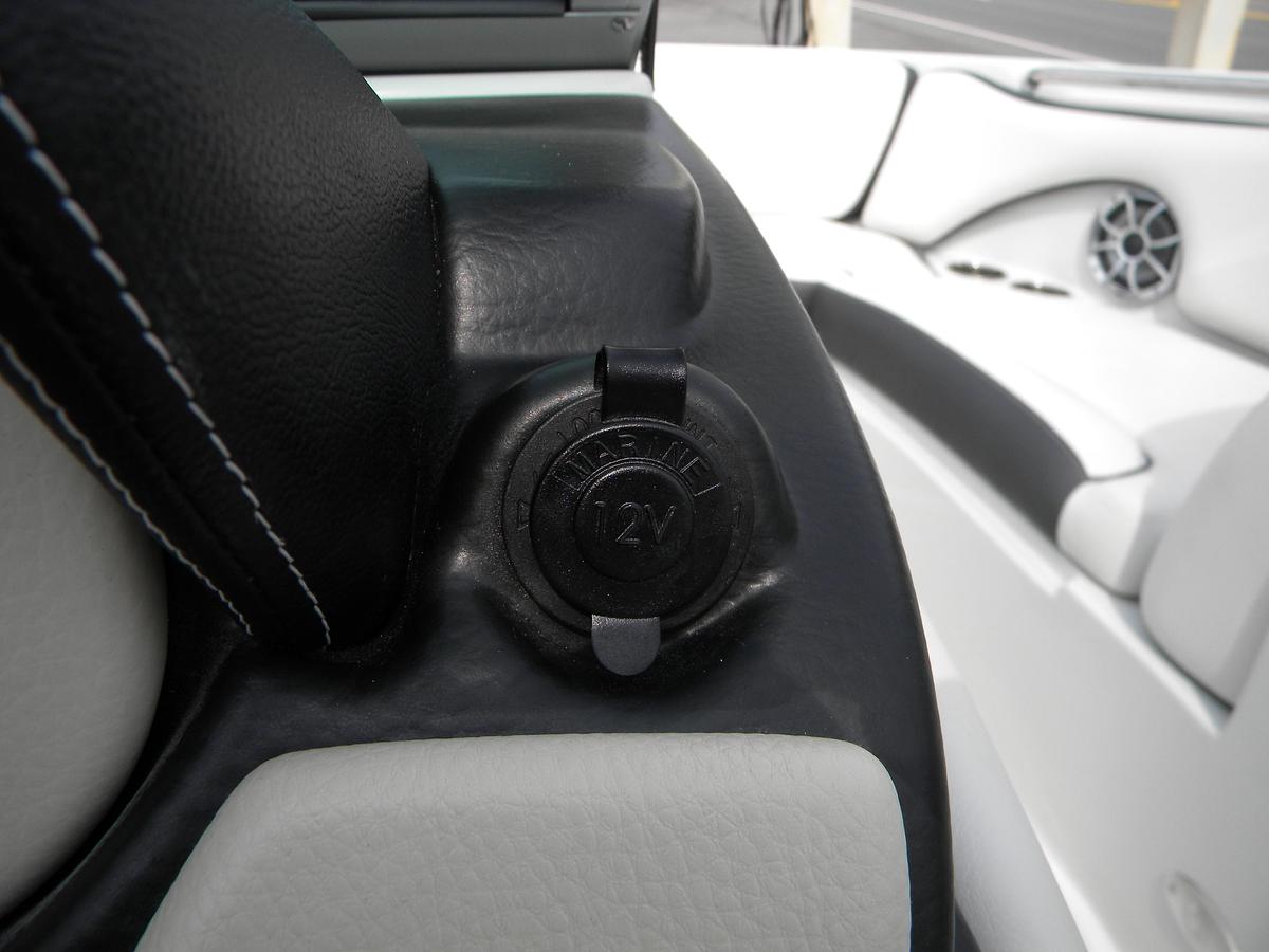 Used 2019 CROWNLINE 215 SS