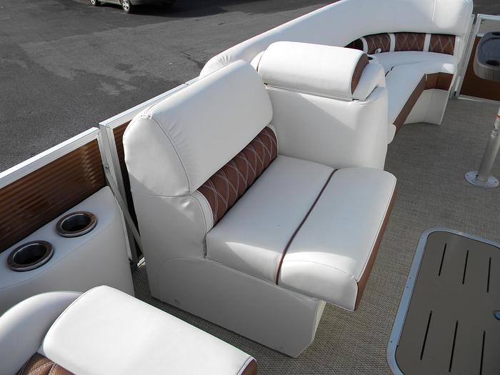 Used 2019 Bennington 23GCWA