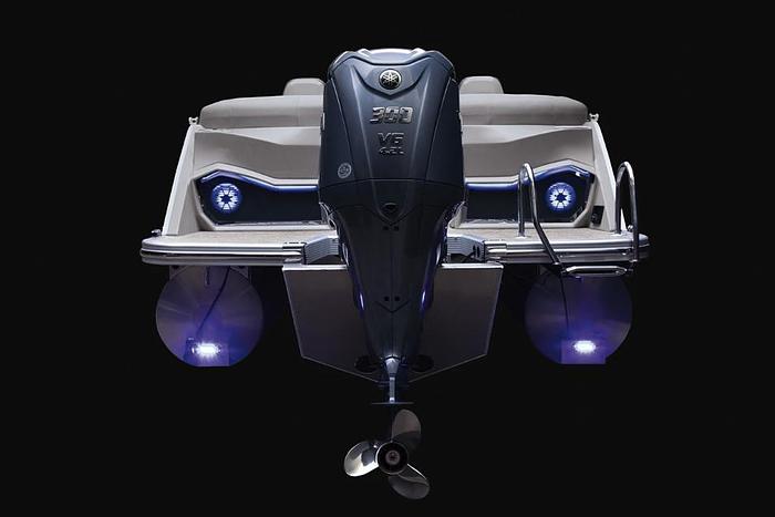 2025 Bennington R Bowrider Line