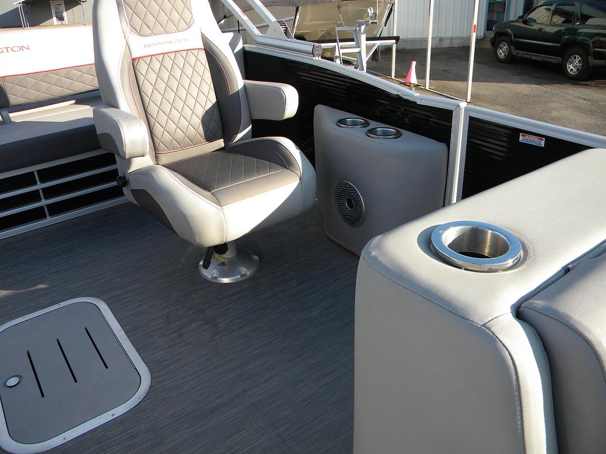 Used 2023 Bennington 23LTSB BOW RIDER