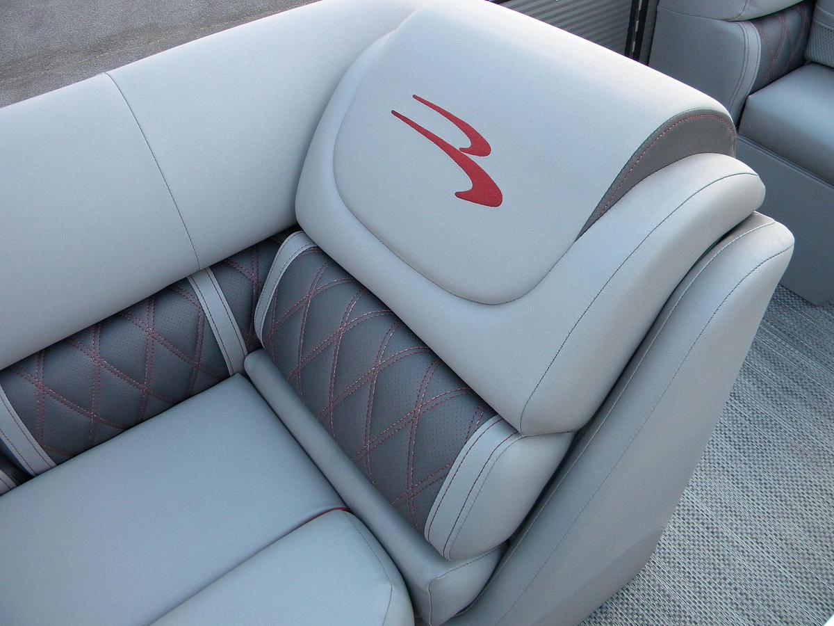 Used 2022 Bennington 22LXSB