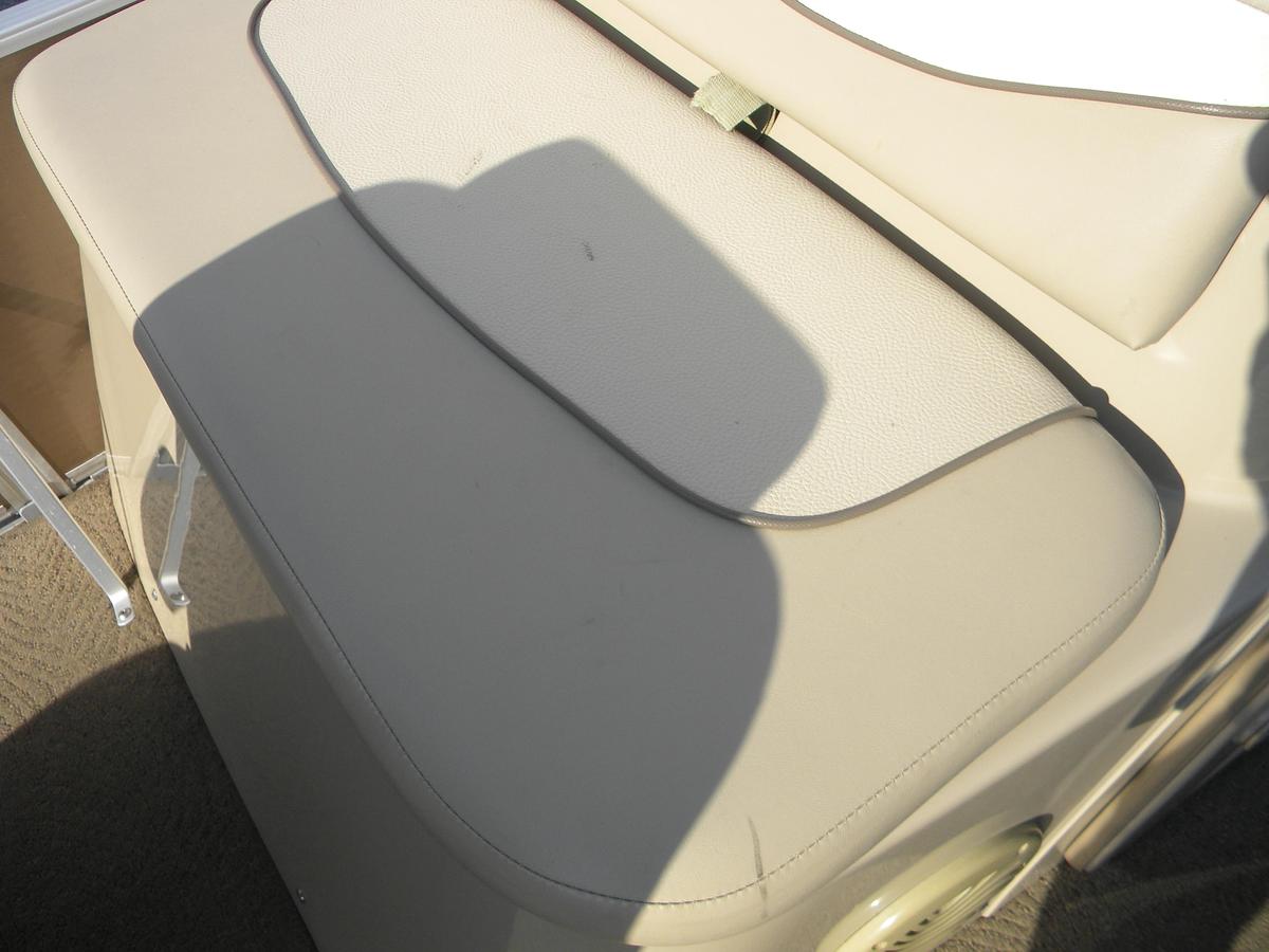 Used USED 2013 BENNINGTON 24SFX