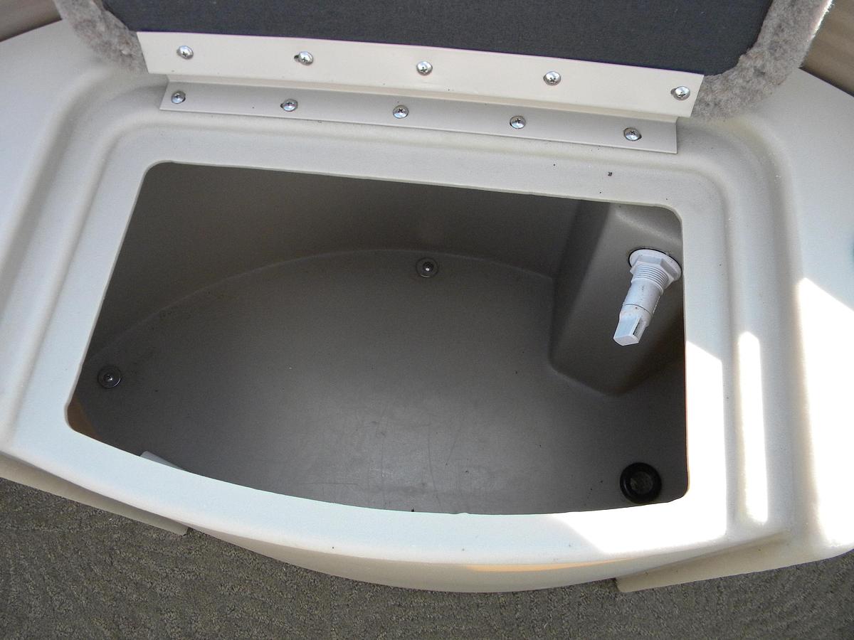 Used USED 2013 BENNINGTON 24SFX