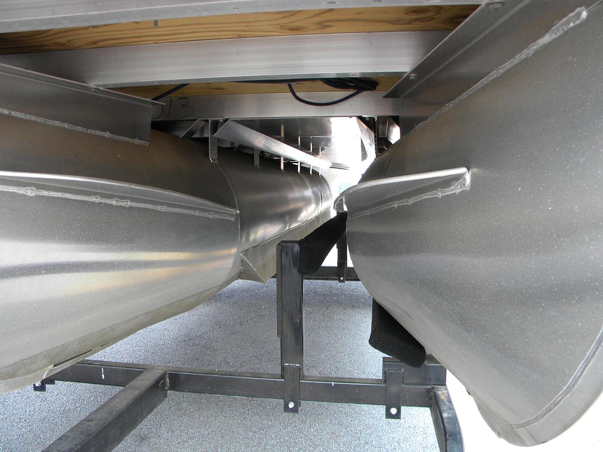 Used 2017 BENNINGTON 21SXL