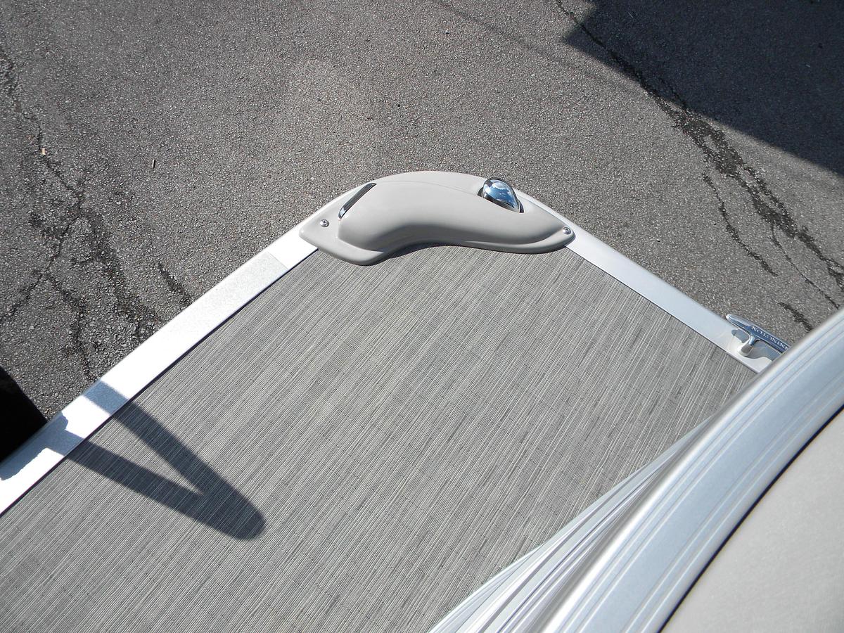 Used 2023 Bennington 21SXL