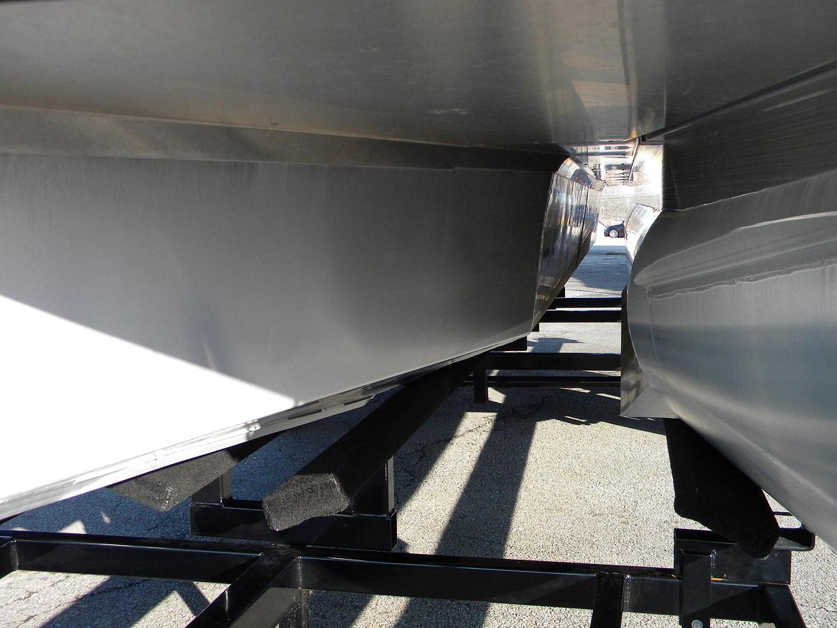 Used 2023 Bennington 23LTSB BOW RIDER