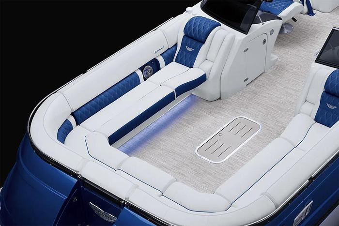 2025 Bennington QX Line