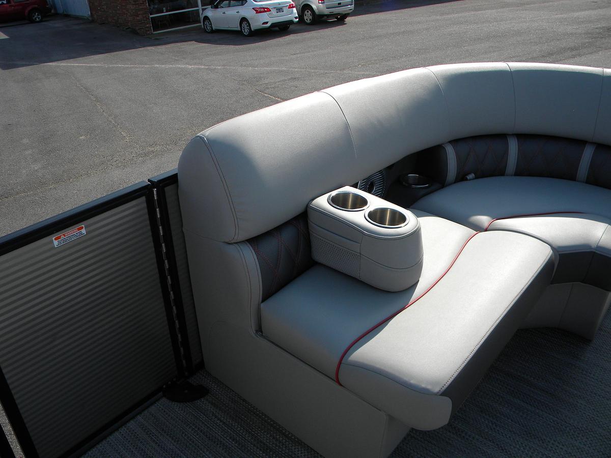 Used 2022 Bennington 22LXSB