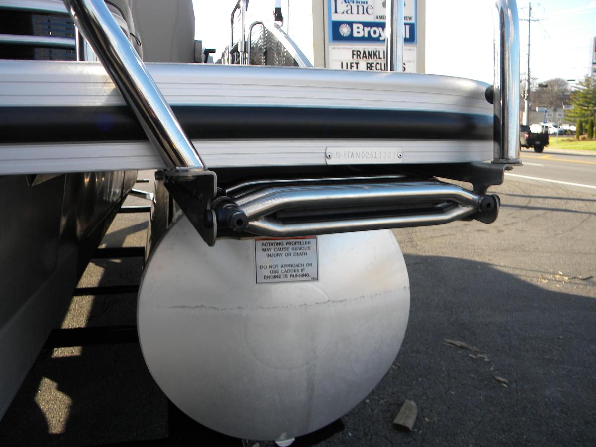 Used 2023 Bennington 23LTSB BOW RIDER