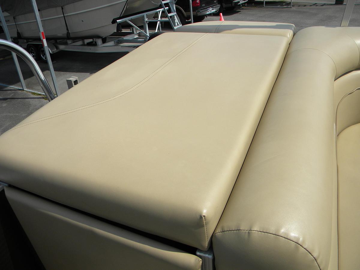 Used 2017 BENNINGTON 21SXL