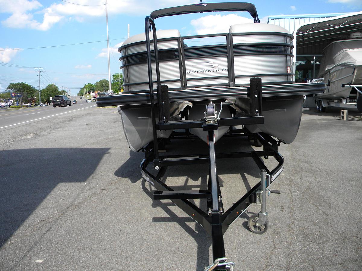 Used 2022 Bennington 22LXSB