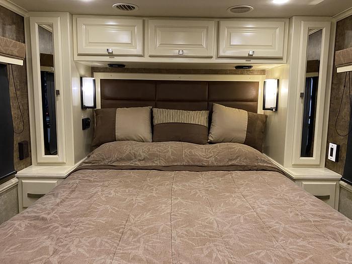 Used 2011 Tiffin 28 BR Allegro Breeze