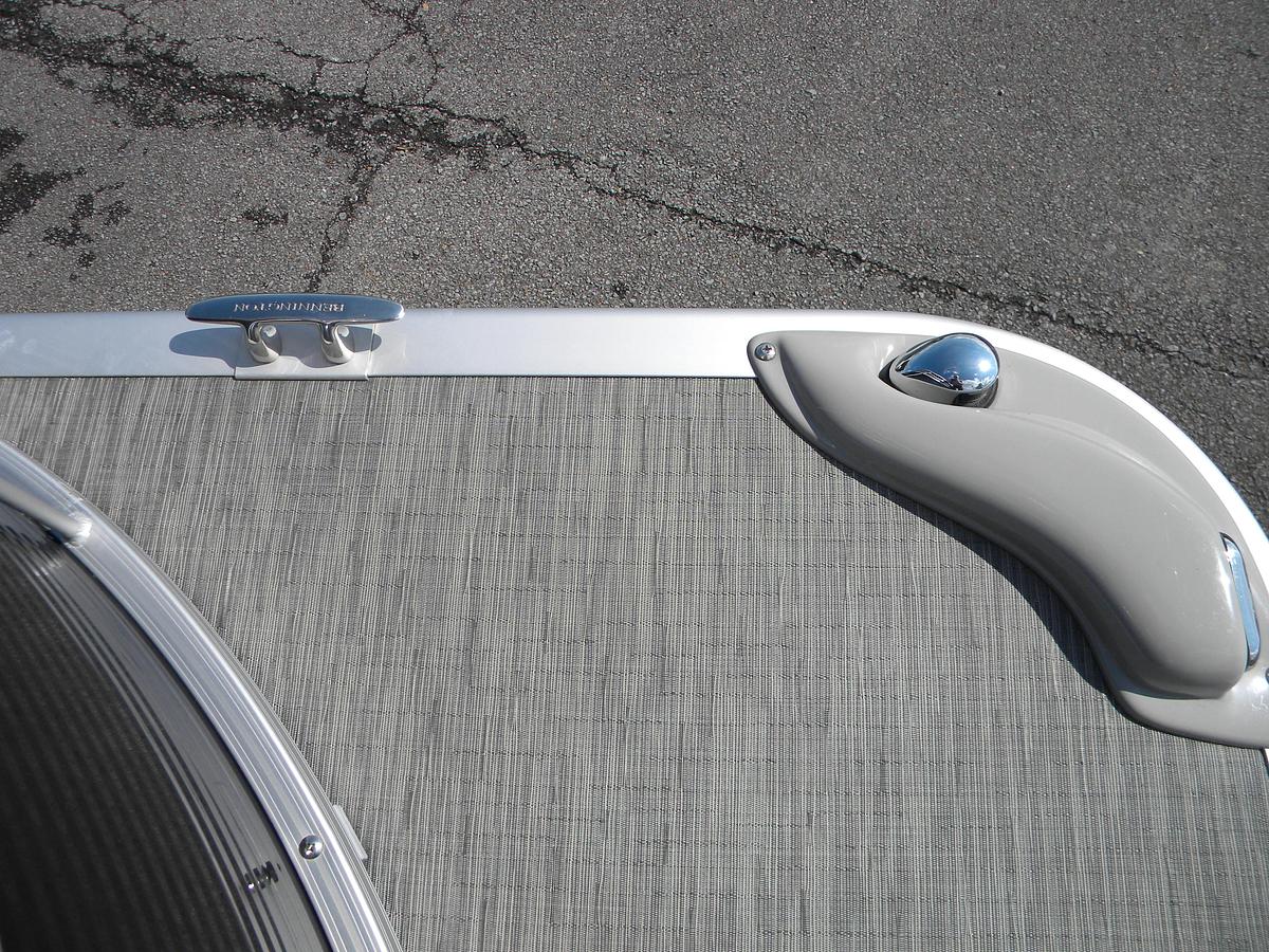 Used 2023 Bennington 21SXL