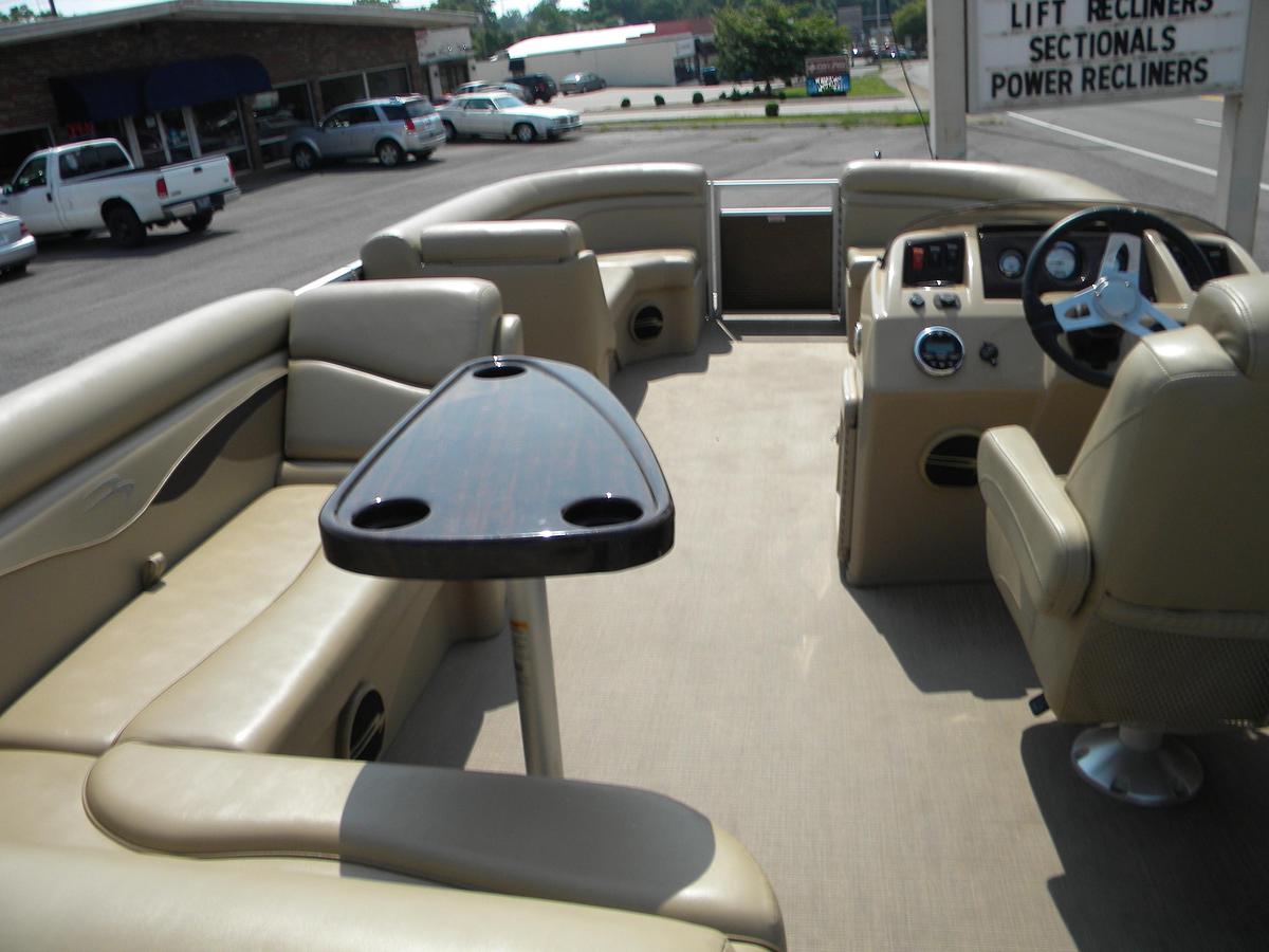 Used 2017 BENNINGTON 21SXL