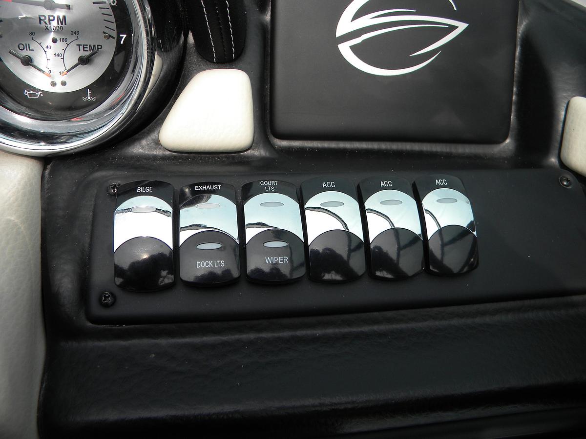 Used 2019 CROWNLINE 215 SS