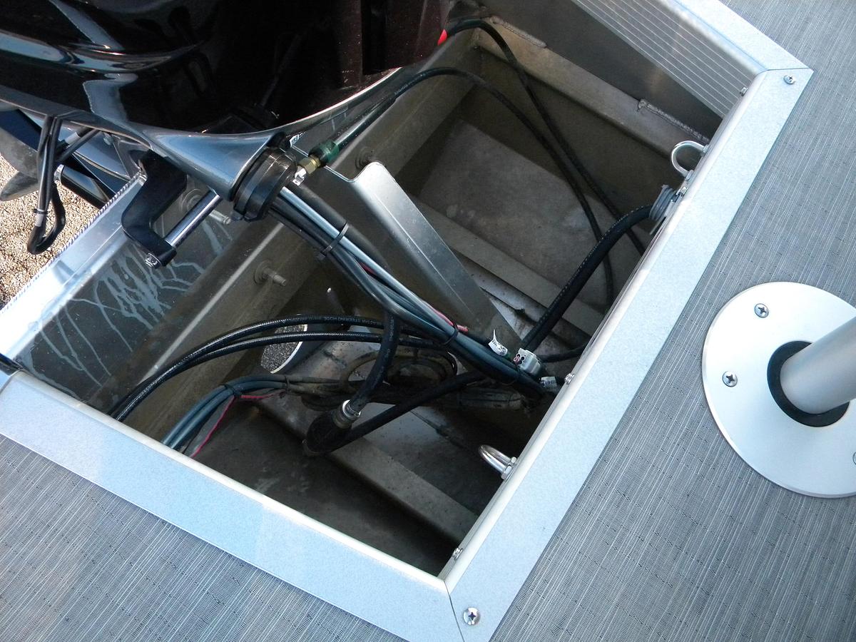 Used 2023 Bennington 23LTSB BOW RIDER