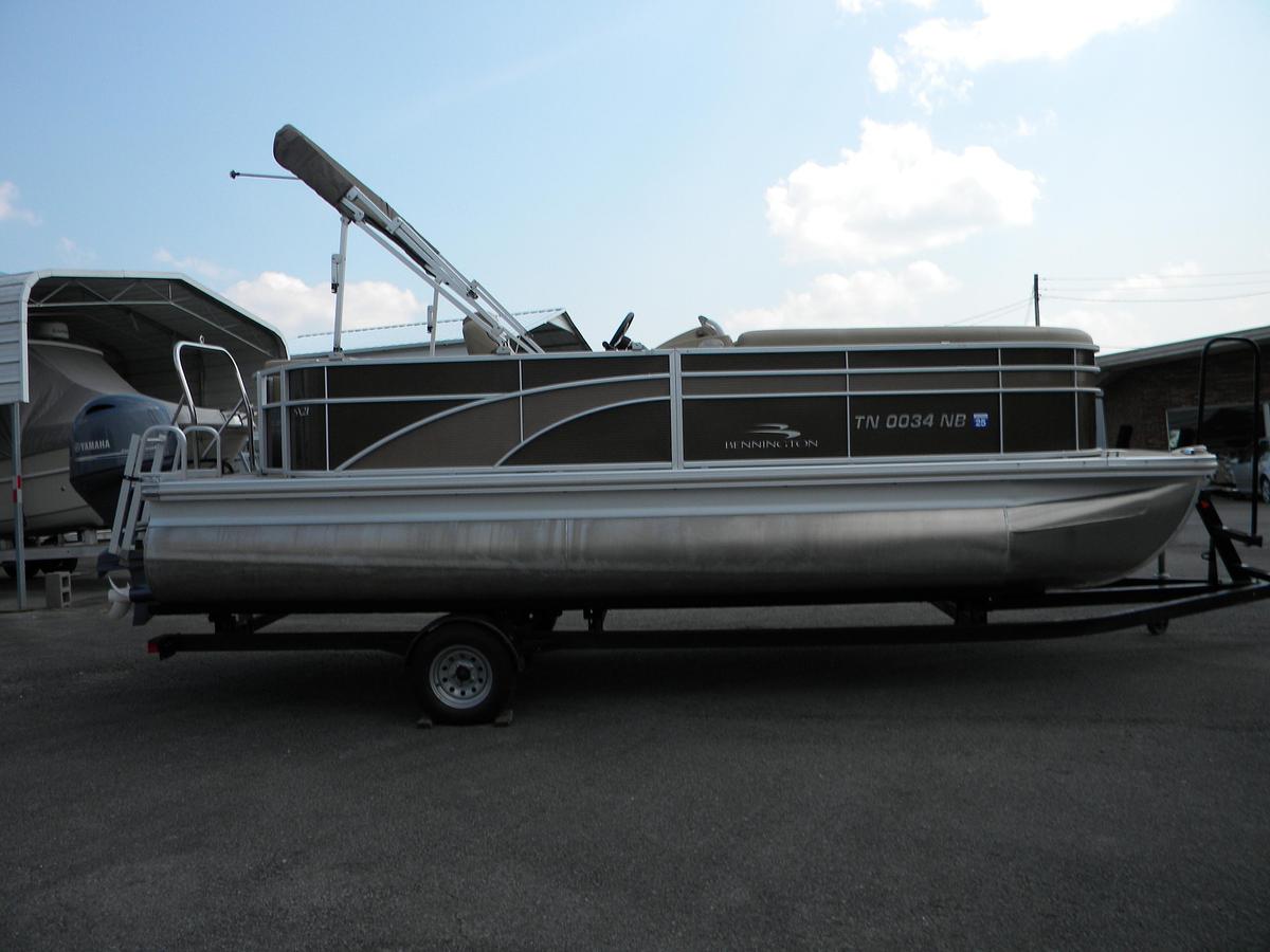 Used 2017 BENNINGTON 21SXL