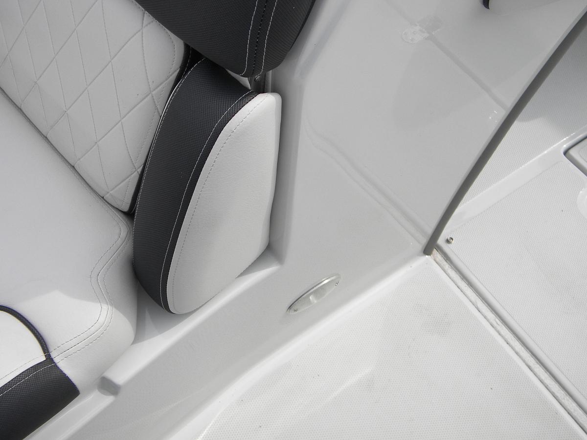 Used 2019 CROWNLINE 215 SS